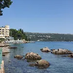 Family House Будинок відпочинку *