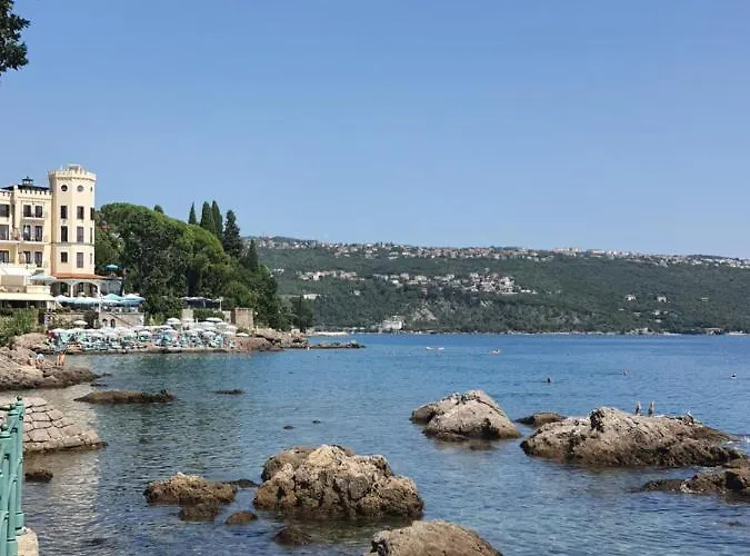 Family House 펜션 *