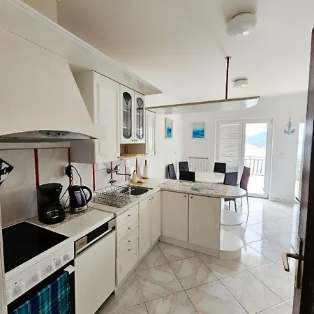 펜션 Family House *