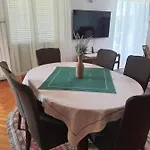 別荘 Family House オパティヤ